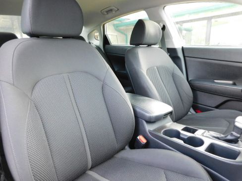 Used 2020 Kia Optima LX image 18