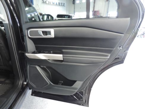 Used 2023 Ford Explorer 4WD XLT image 22