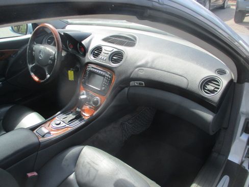 Used 2004 Mercedes-Benz SL 500 image 8