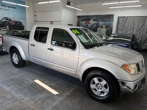 Used 2008 Nissan Frontier 2WD Crew Cab image 9
