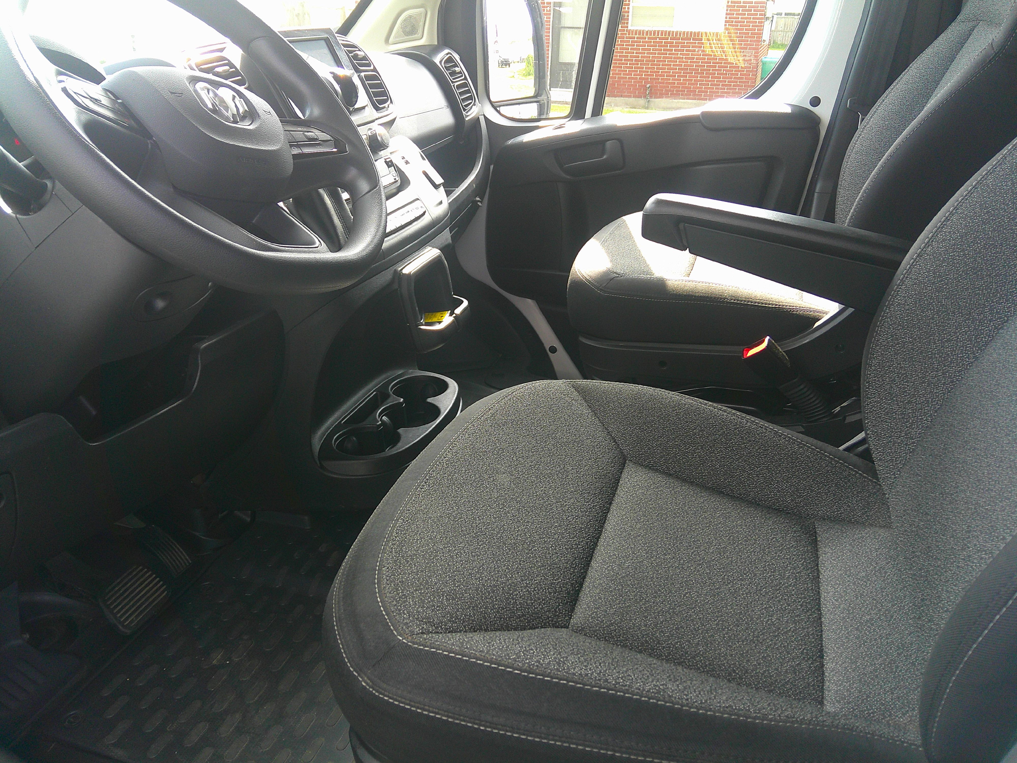 Used 2025 RAM ProMaster 2500 136 FWD image 13