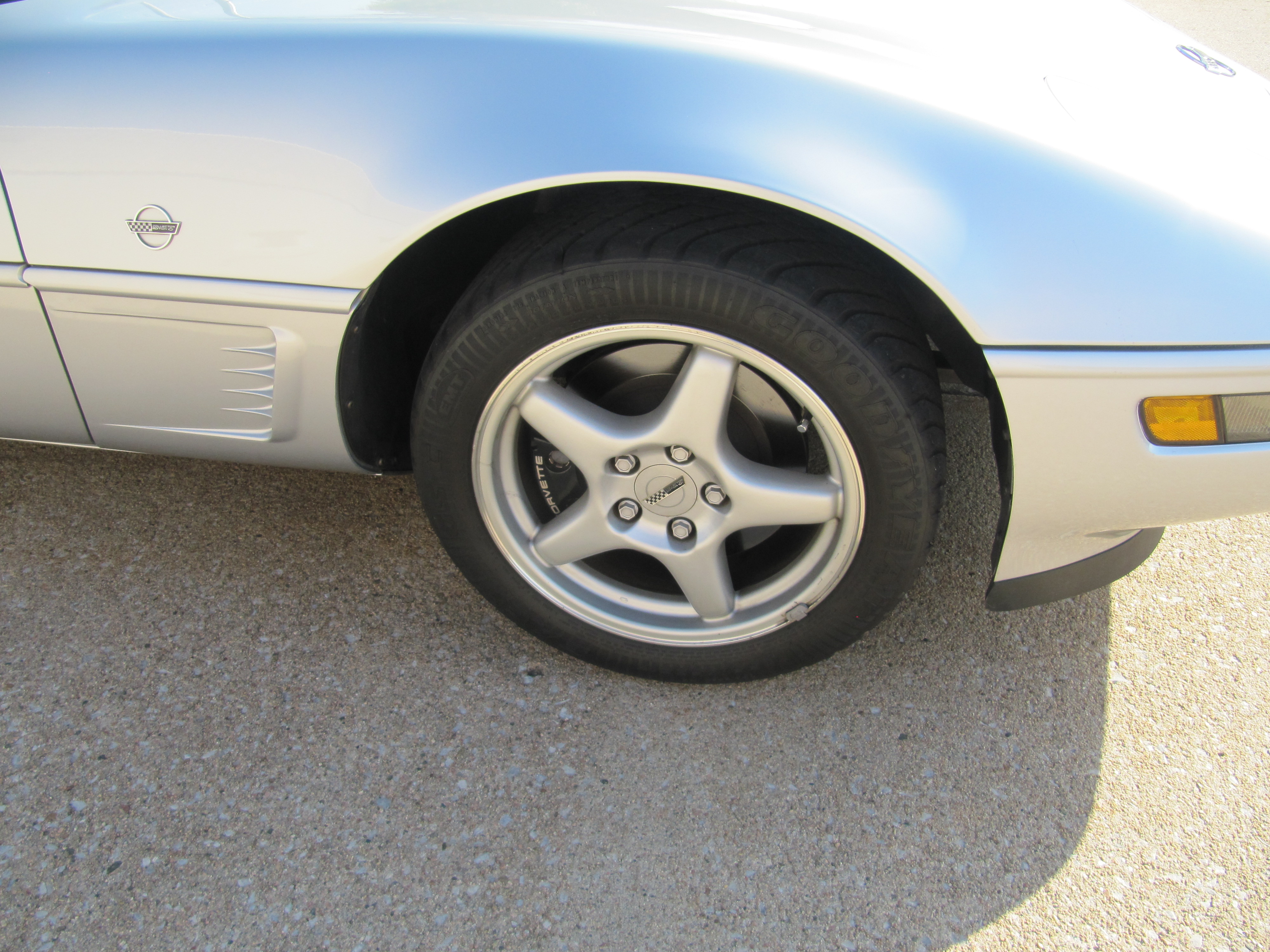 Used 1996 Chevrolet Corvette Convertible RWD image 12
