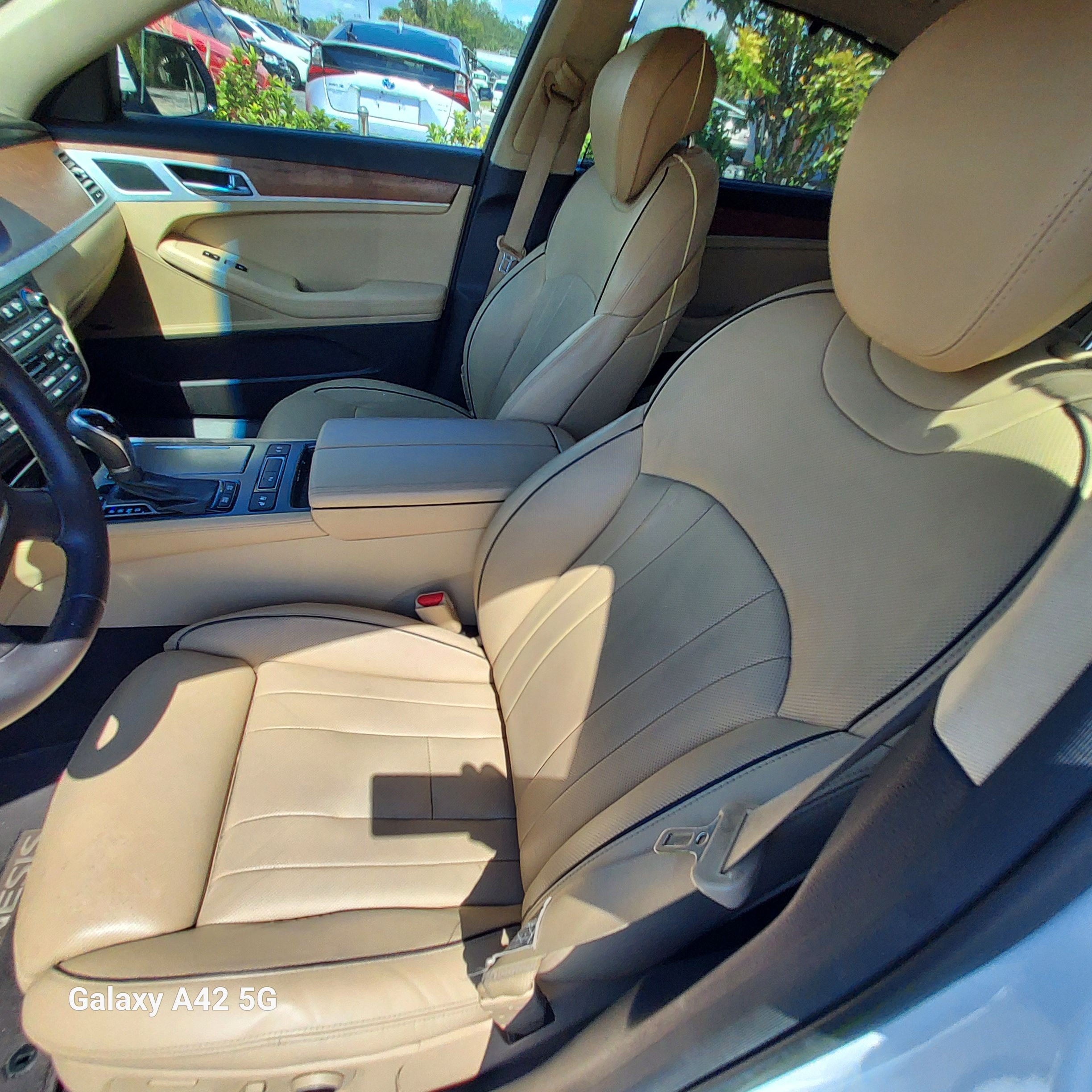 Used 2015 Hyundai Genesis 5.0 RWD image 8