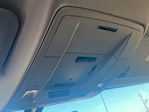 Used 2018 Chevrolet Silverado 1500 LT image 34