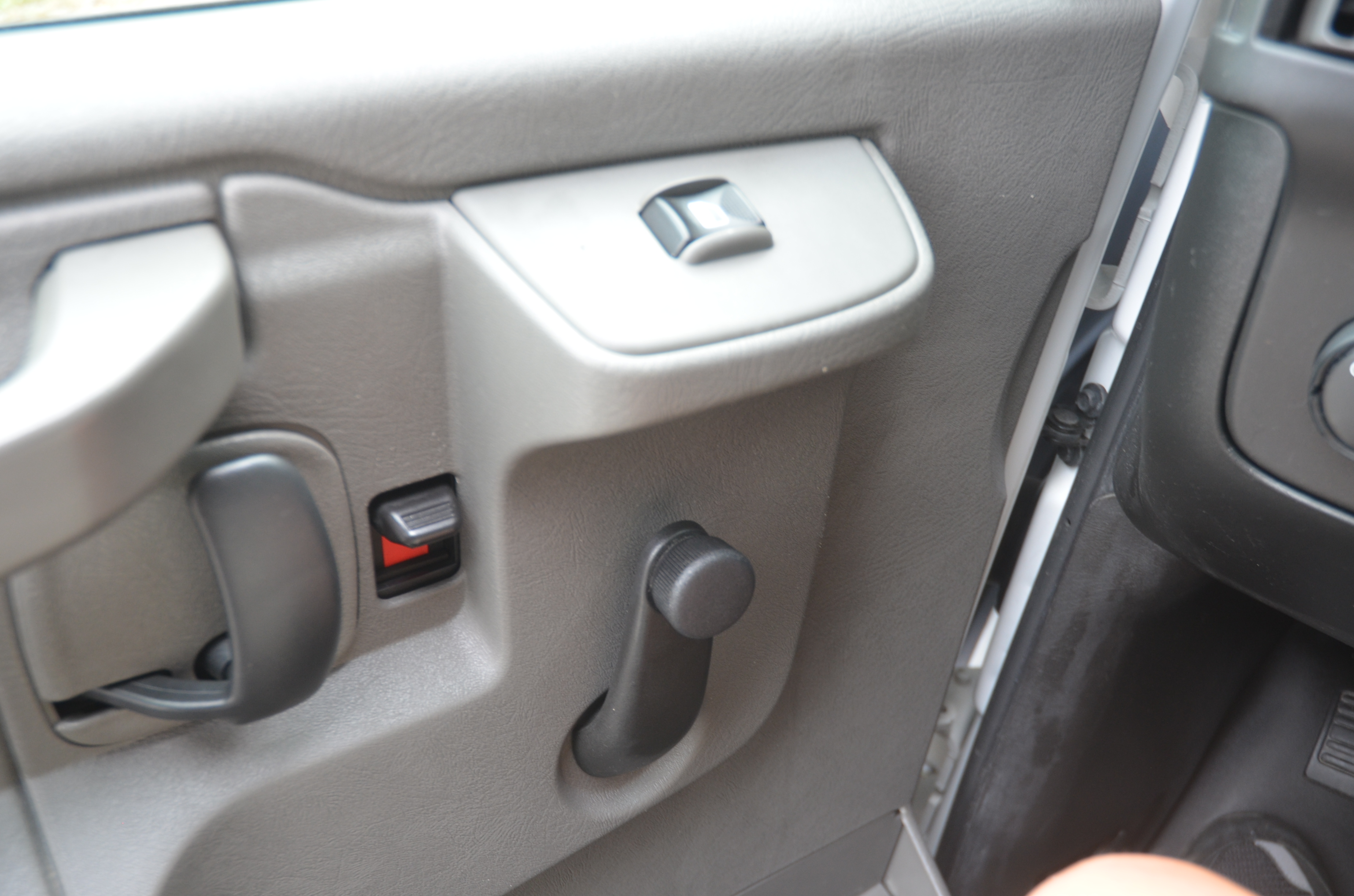 Used 2019 Chevrolet Express 2500 UNAVAIL RWD image 11