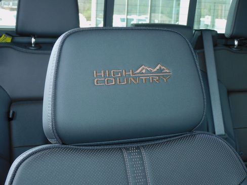 Used 2025 Chevrolet Silverado 2500 High Country image 6