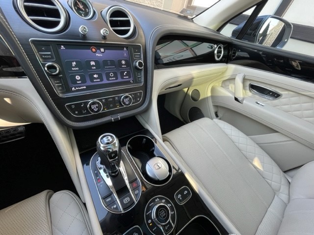 Used 2017 Bentley Bentayga UNAVAIL AWD/4WD image 22