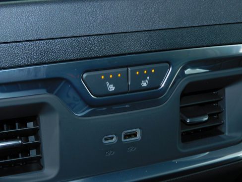 Used 2025 Chevrolet Silverado 2500 High Country image 31