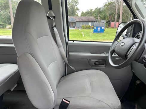 Used 2006 Ford E-150 and Econoline 150 XL image 11