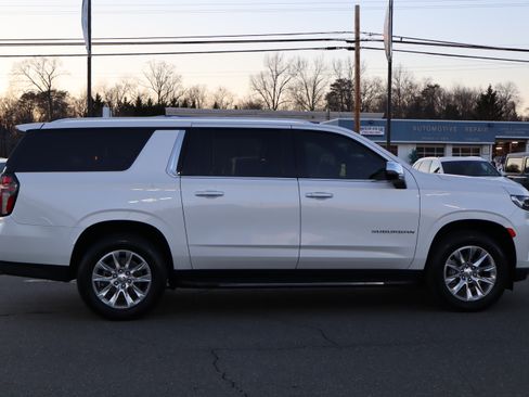 Used 2021 Chevrolet Suburban Premier image 12