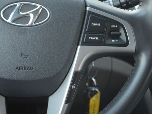 Used 2014 Hyundai Accent SE image 13