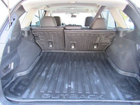 Used 2018 Subaru Outback 2.5i Limited AWD/4WD image 15