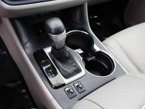 Used 2017 Toyota Highlander XLE image 31