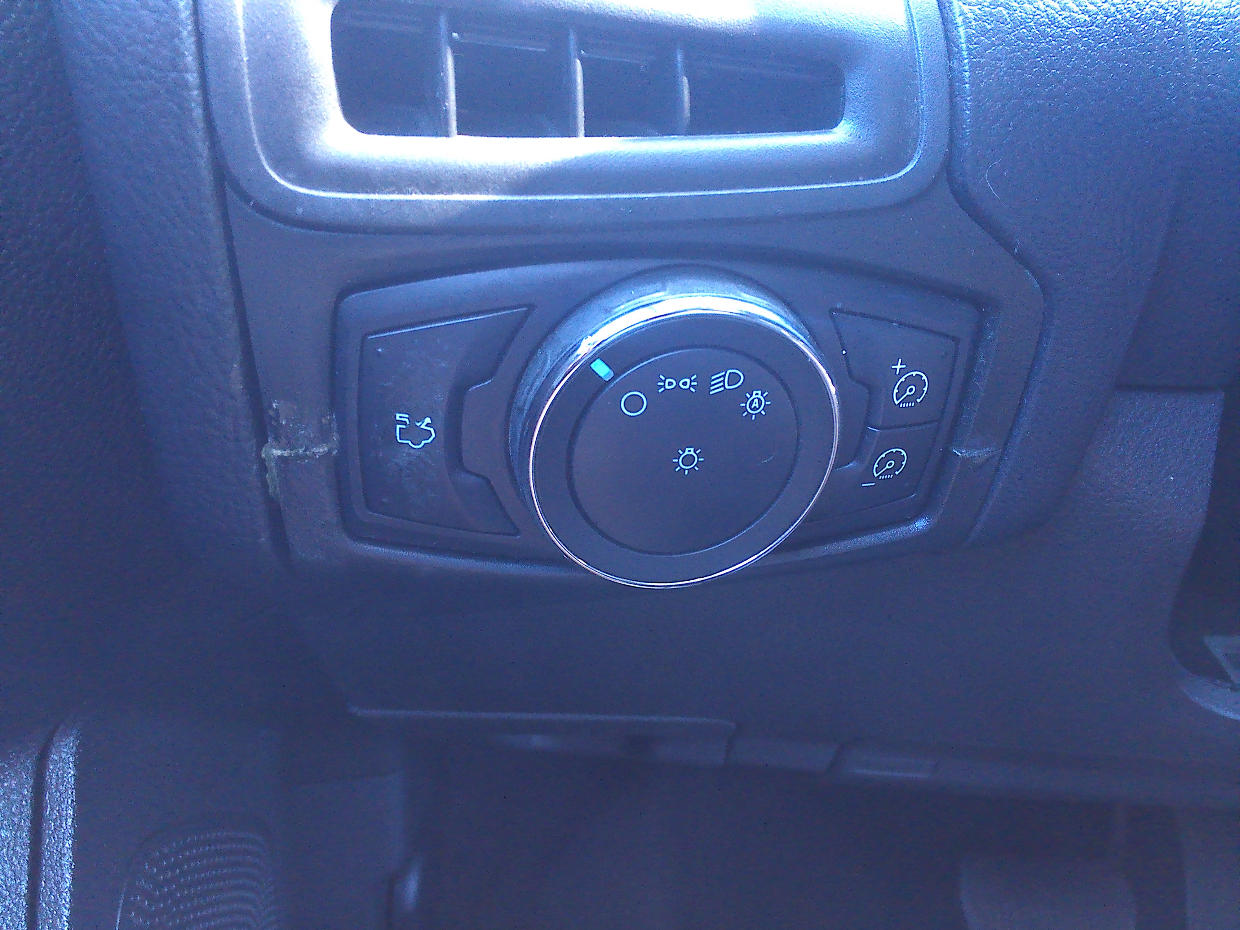 Used 2013 Ford Focus SE Hatchback FWD image 24