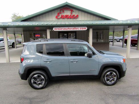 Used 2017 Jeep Renegade 4WD Sport image 1