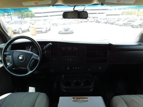 Used 2022 Chevrolet Express 2500 image 10
