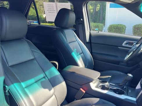 Used 2014 Ford Explorer XLT image 7