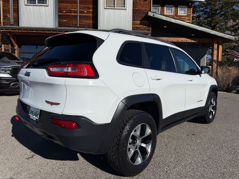 Used 2017 Jeep Cherokee Trailhawk AWD/4WD image 5