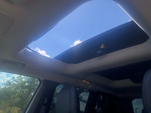 Used 2015 Jeep Renegade Trailhawk image 7