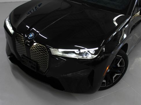 Used 2024 BMW iX xDrive50 AWD/4WD image 5