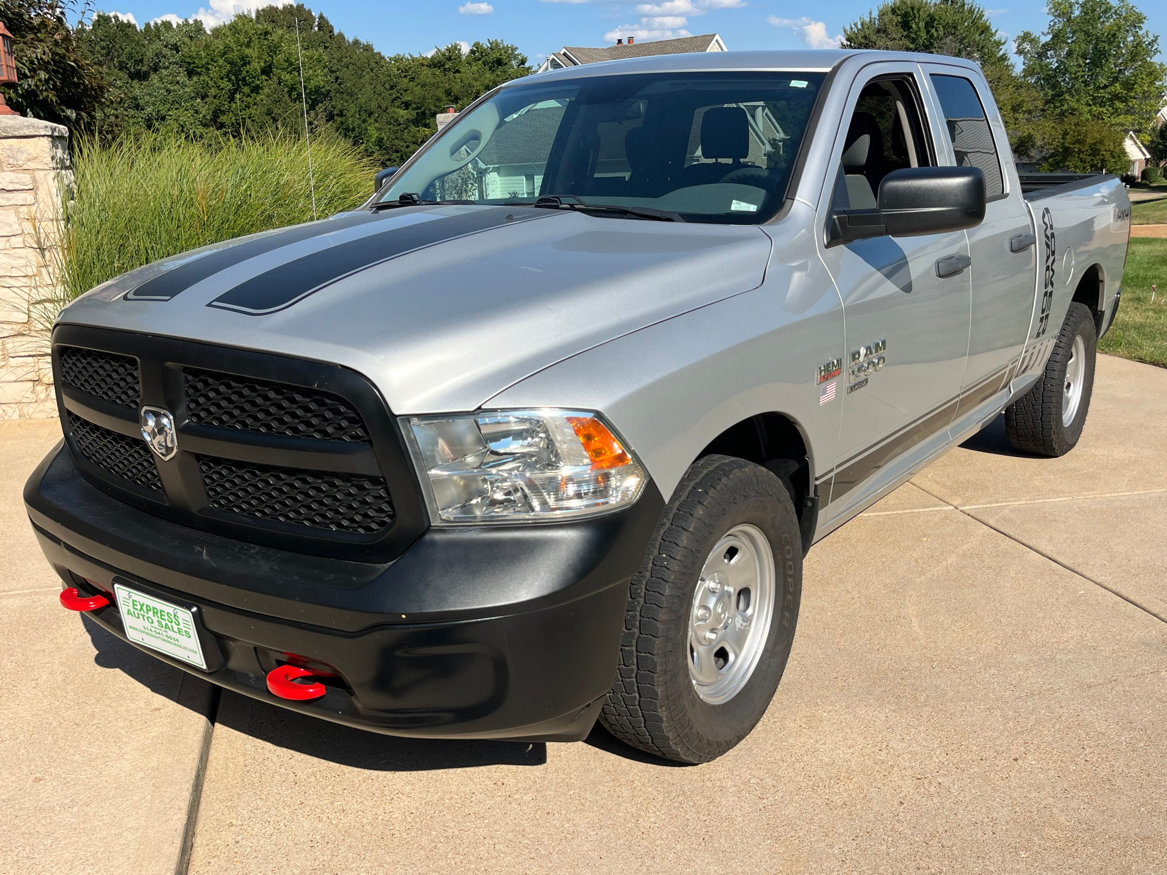 Used 2019 RAM 1500 4x4 Crew Cab Classic Tradesman image 1