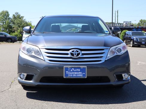 Used 2011 Toyota Avalon Limited FWD image 3