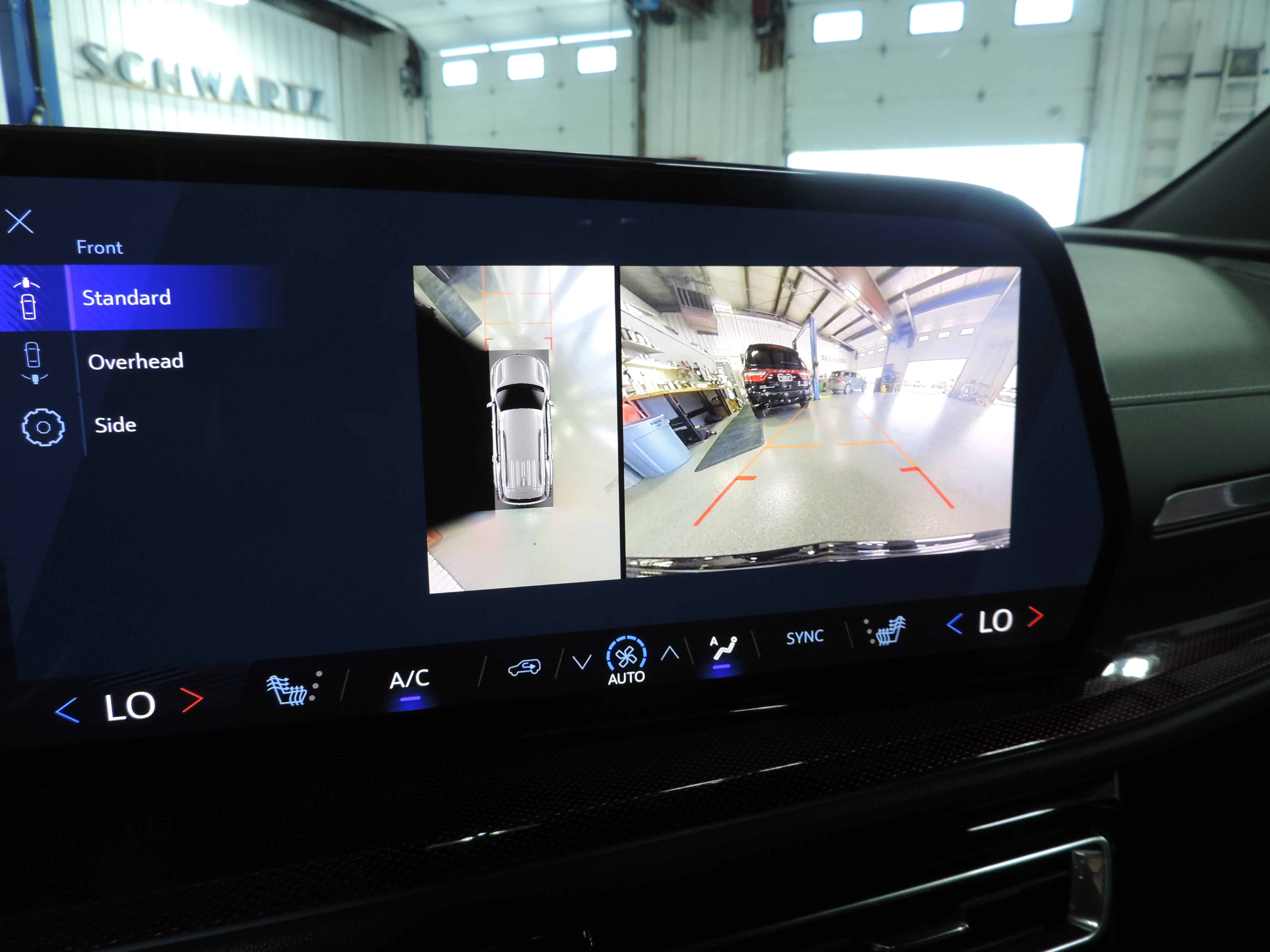 Used 2026 Chevrolet Traverse AWD Z71 image 41