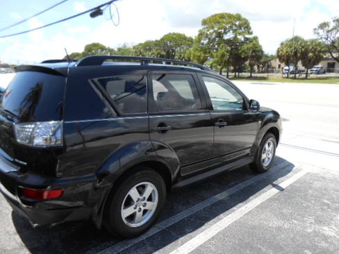 Used 2010 Mitsubishi Outlander 2WD ES image 6