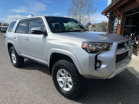 Used 2015 Toyota 4Runner SR5 Premium image 2