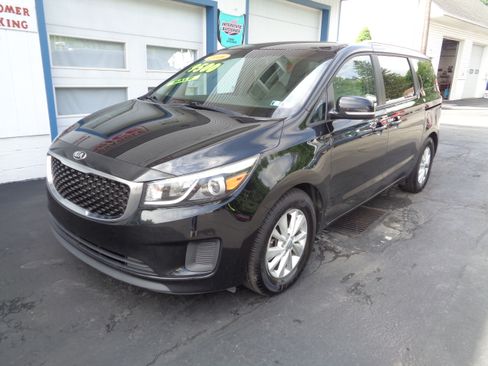 Used 2016 Kia Sedona LX FWD image 1