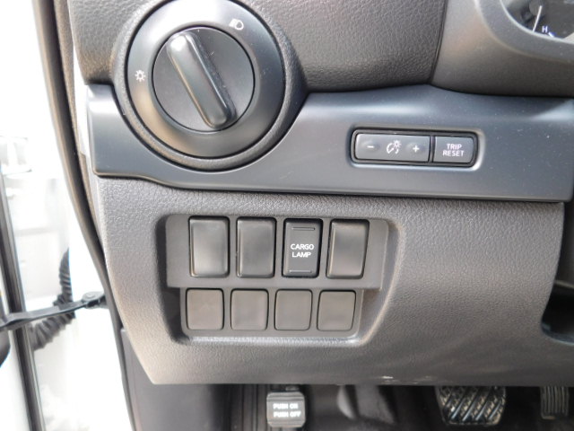 Used 2019 Nissan Titan S RWD image 10