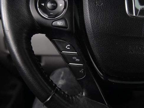 Used 2017 Honda Pilot Touring image 40