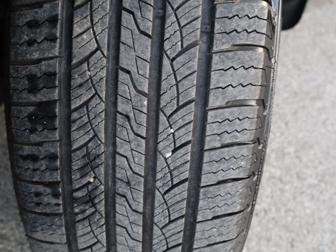 Used 2013 Toyota Highlander LE Plus image 32