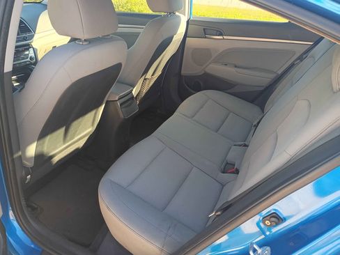 Used 2017 Hyundai Elantra SE image 8