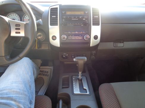 Used 2011 Nissan Frontier PRO-4X image 49