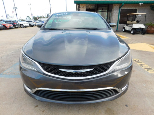 Used 2016 Chrysler 200 Limited FWD image 2