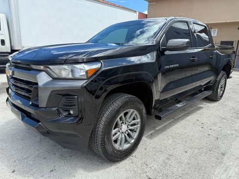 Used 2024 Chevrolet Colorado LT image 1