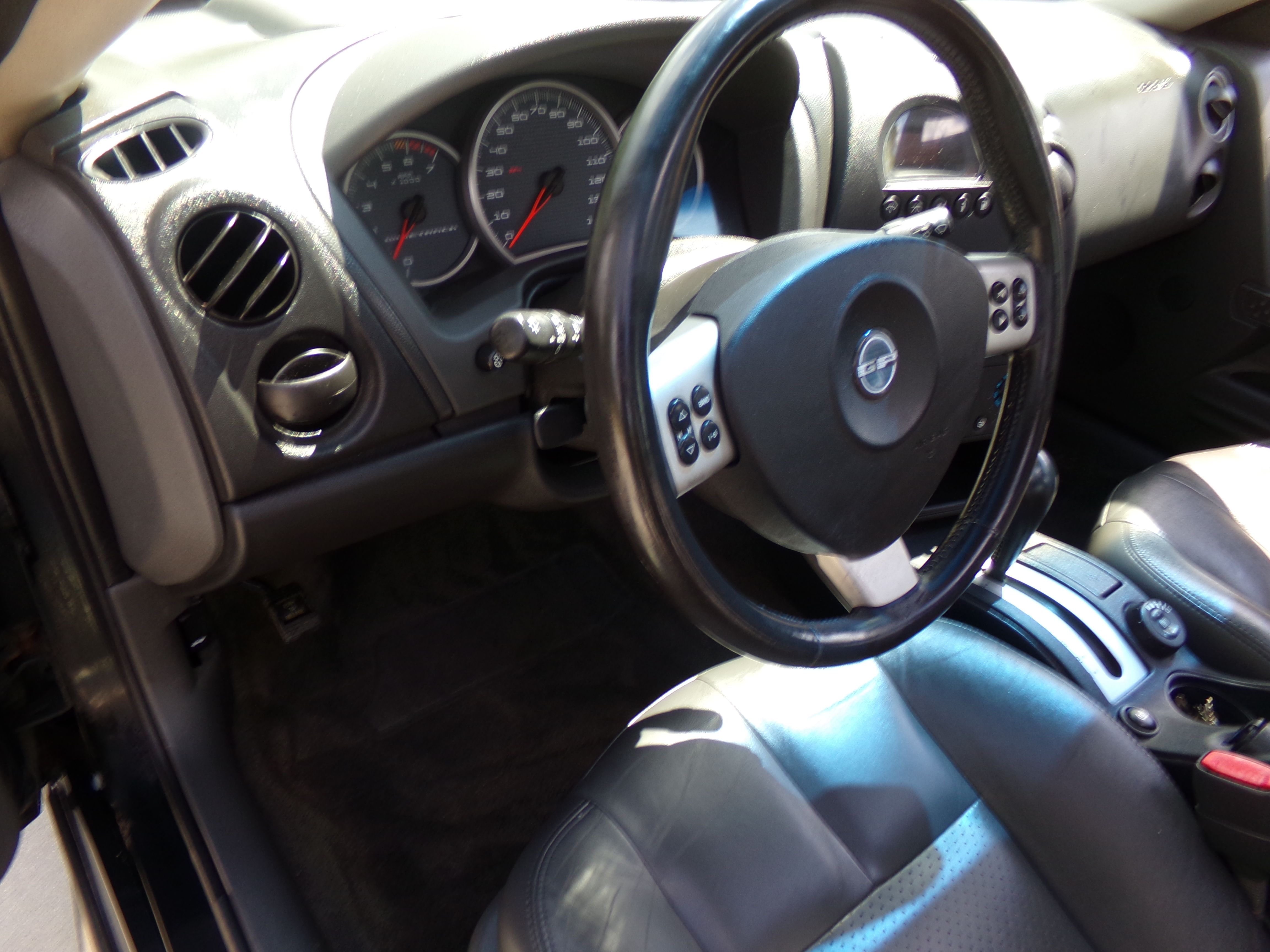 Used 2004 Pontiac Grand Prix GTP FWD image 12