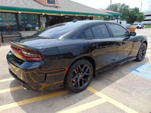 Used 2022 Dodge Charger GT image 9