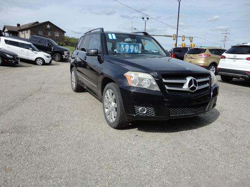 Used 2011 Mercedes-Benz GLK 350 4MATIC image 1