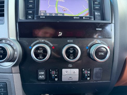 Used 2016 Toyota Sequoia Platinum image 34