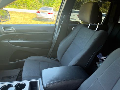 Used 2014 Jeep Grand Cherokee 2WD Laredo image 44