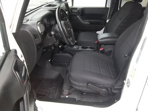 Used 2017 Jeep Wrangler 4WD Unlimited Sport image 25