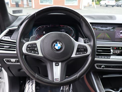 Used 2022 BMW X7 xDrive40i w/ M Sport Package AWD/4WD image 26