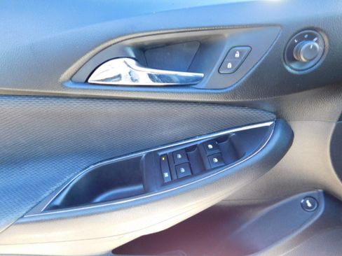 Used 2019 Chevrolet Cruze LS image 11