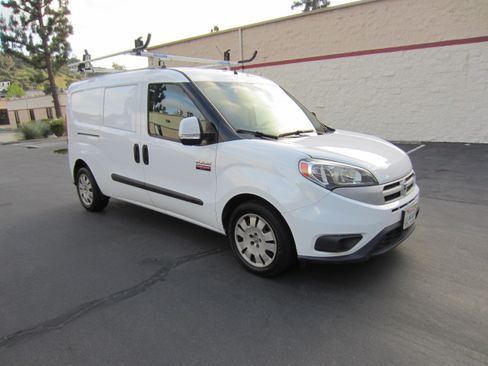 Used 2018 RAM ProMaster City Tradesman SLT image 3