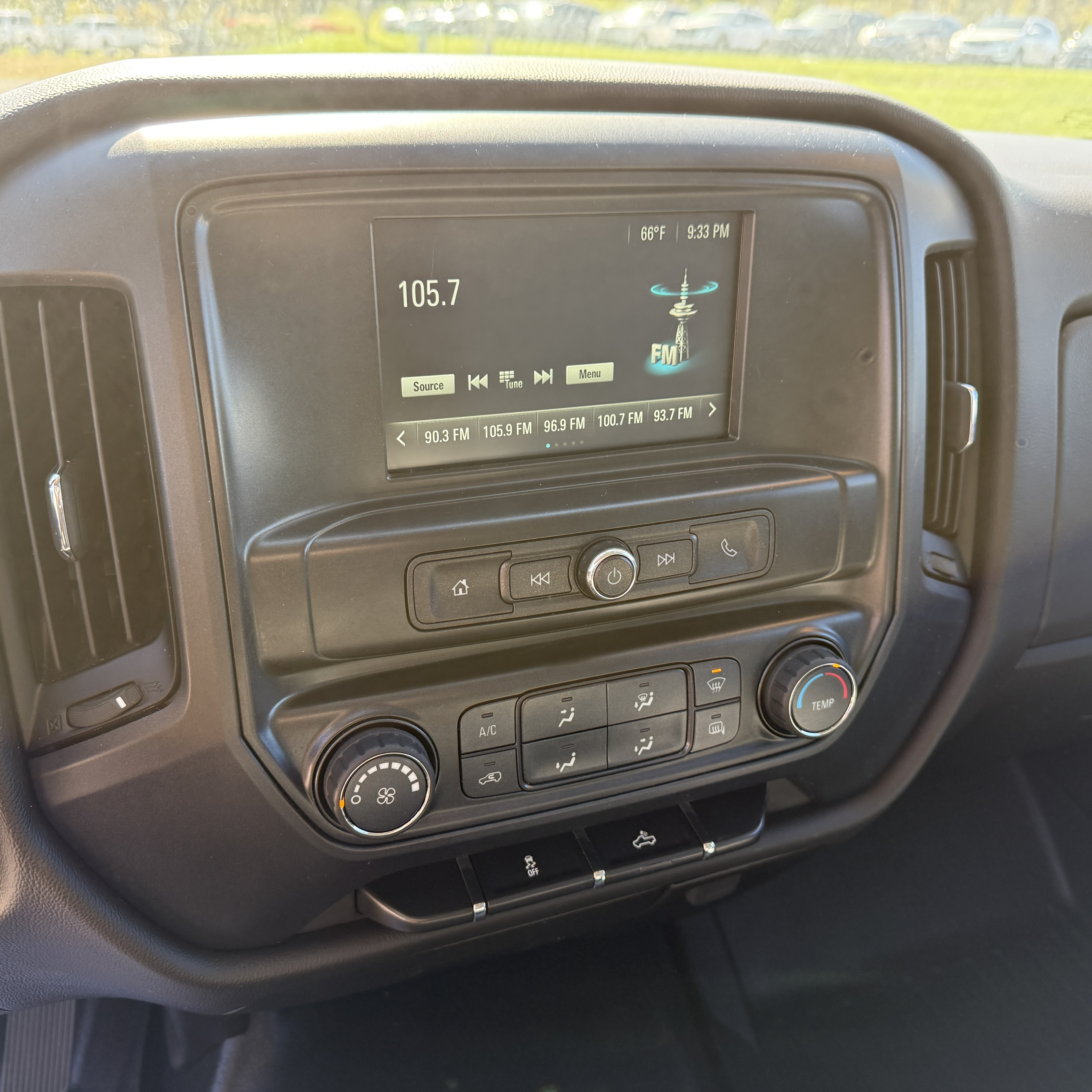 Used 2018 Chevrolet Silverado 1500 2WD Regular Cab image 14