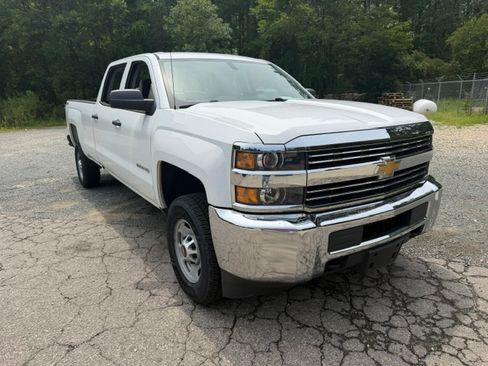Used 2017 Chevrolet Silverado 2500 4x4 Crew Cab image 2