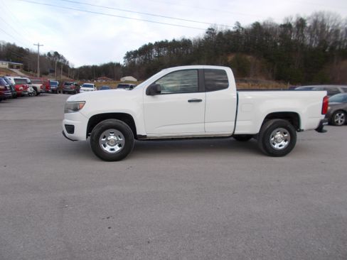 Used 2015 Chevrolet Colorado W/T image 1