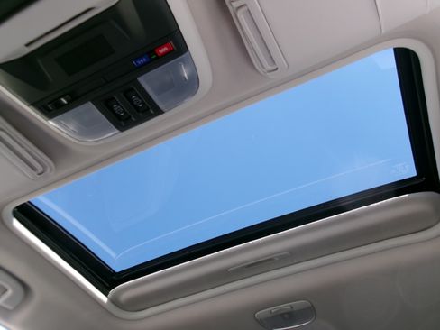 Used 2024 Subaru Crosstrek 2.0i Premium image 18